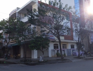 Cho thuê nhà 3T đường Trần Quang Diệu,MT 17m gần CH Monarchy.LH:0905.606.910